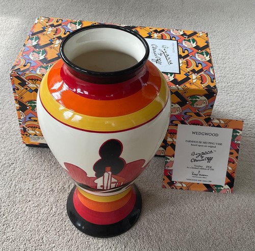 Lovely wedgwood clarice cliff - lovely,