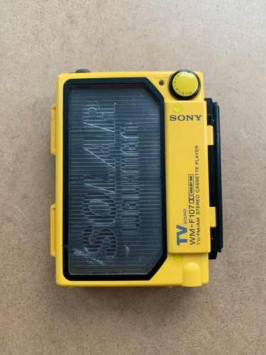 Sony f107 solar - sony, wm-f107