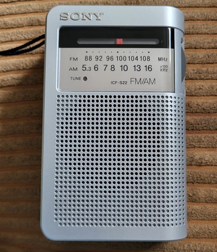 Sony icf s22 portable am - fm, /