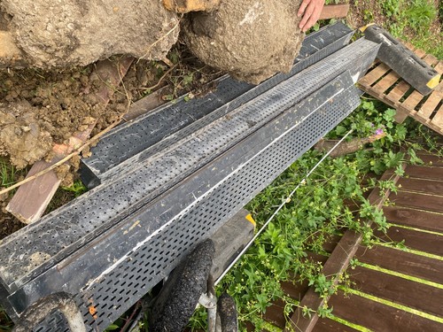 Cavity wall lintel - wall,