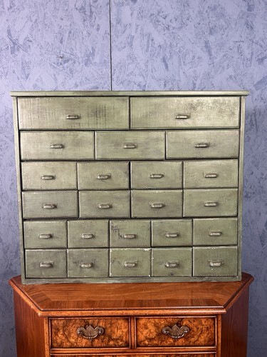 Green painted vintage - green,