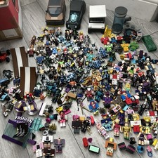 Roblox Figures Bundle with cars, Figures Weapons and Accessories 