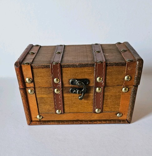 Wooden treasure chest rustic - treasure,