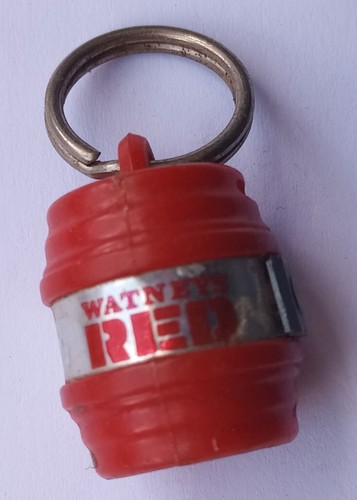 Vintage retro plastic keyring - retro,
