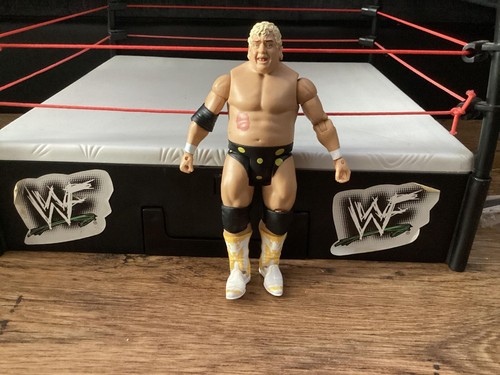 Wwe basic wrestling figure - basic,
