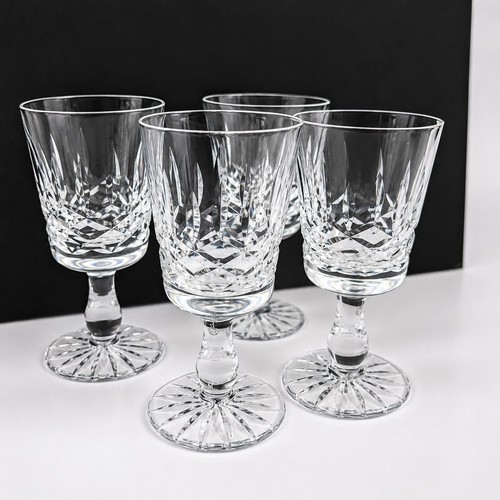 Set cut crystal - of,