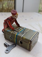 VINTAGE 1940's  GESCHA TIN