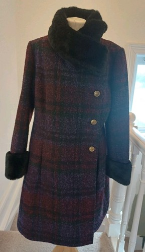 Joe browns coat size vgc - 18,