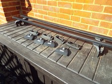 Peugeot Mk 1 3008 THULE roof bars and four locking feet square bar fixed point