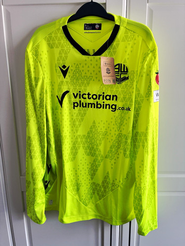 Bolton wanderers player - xl,