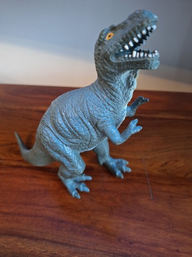 2000 tyrannosaurus rex - 2000,