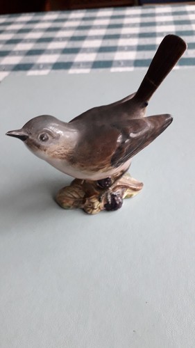 Beswick whitethroat model 2106