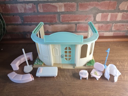 Sylvanian families hospital - families,
