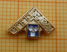 Masonic Tie Lapel Pin Badge - Past Master 8 x 12 mm - Gilt and enamel