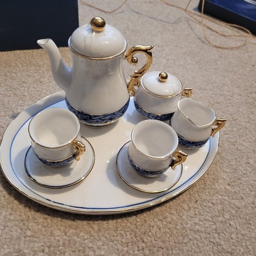 Regal vintage miniature - regal,