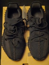 Yeezy Boost 350 V2 Mens Trainers Brand New in Box UK size 9 Black