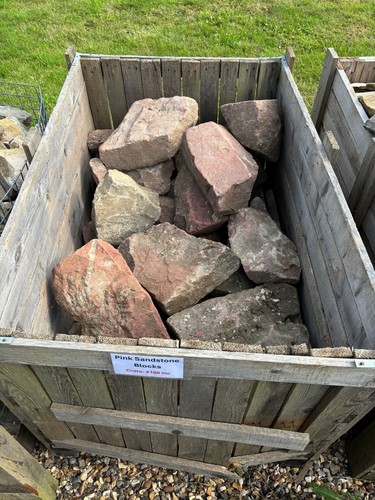 Pink sandstone blocks - pink,