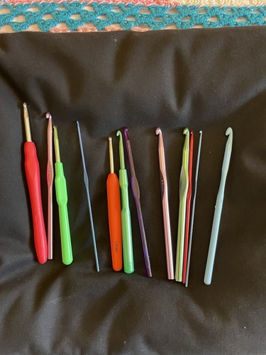 Mixed crochet hooks - hooks,