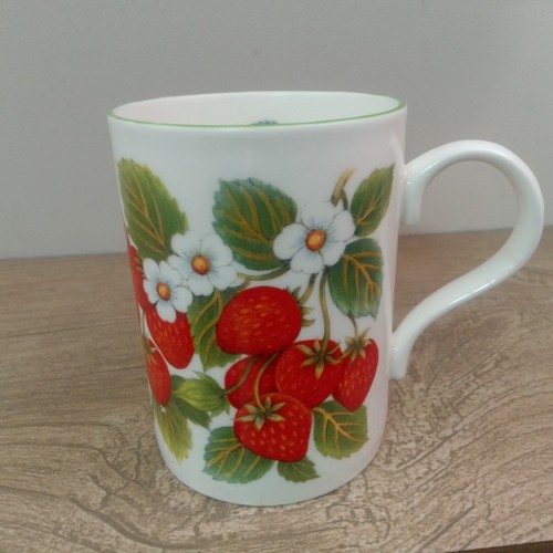 Crown trent strawberry mug - strawberry,