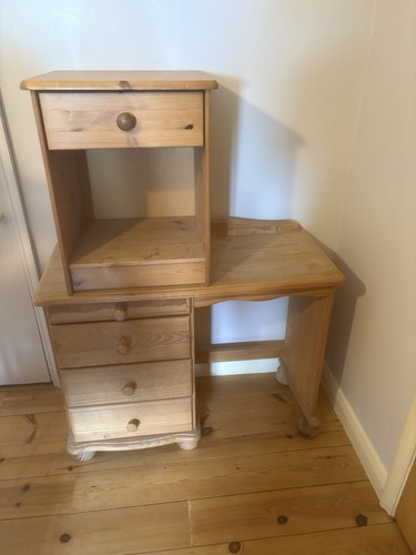 Solid pine dressing table - dressing, /