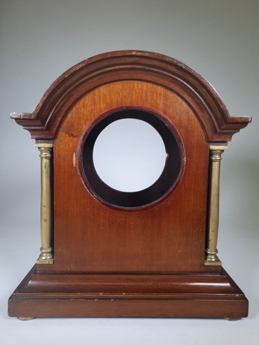 Vintage wooden mantle clock - wooden,