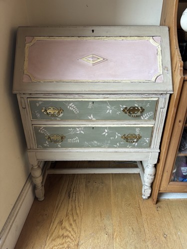 Shabby chic writing - shabby, bureau