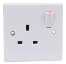 13A Switched Plug Socket