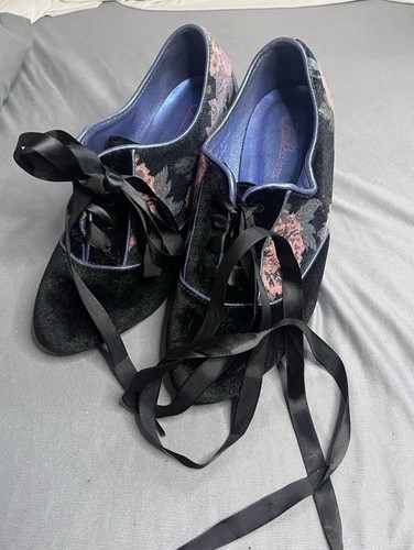 Black velvet floral lace - velvet,