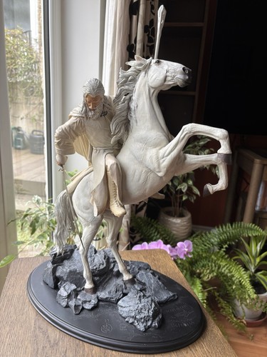 Weta sideshow gandalf with - weta,