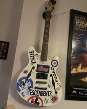 Squier Tom DeLonge Starcaster Replica