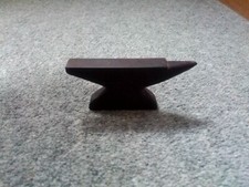 very collectable small cast iron anvil good condition