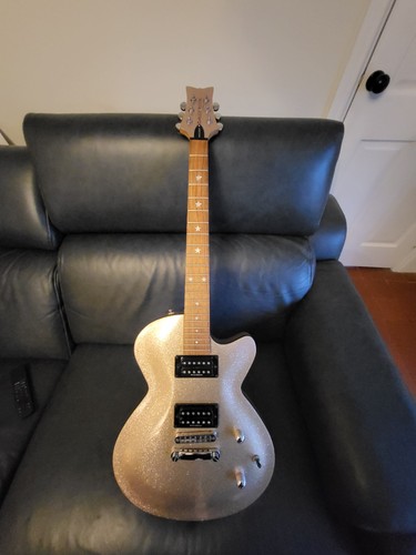 Electric guitar champagne - guitar,