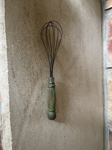 Wire whisk retro kitchenalia - wire,