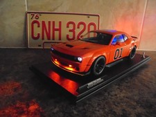 DUKES OF HAZZARD GENERAL LEE CHALLENGER TRIBUTE WITH WORKING LIGHTS 1/18 CAR
