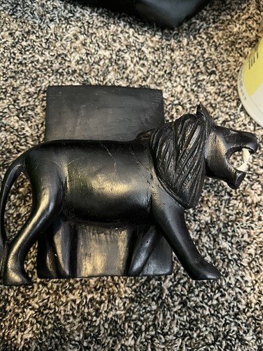 Lion bookend
