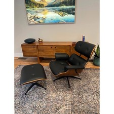 New Beautiful Lounge Chair