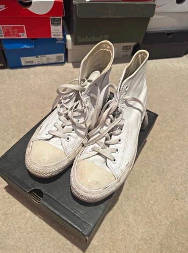 Well worn converse white - well,