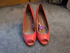 BNWT ladies Size 5 Stiletto