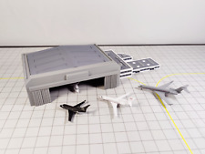 AIRPORT FBO Business Jet Terminal + Hangar Aircraft Building Diorama 1:400 Scale