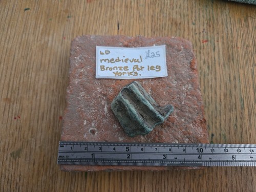Medieval bronze pot leg - bronze,