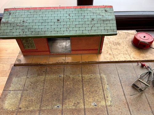 Hornby gauge goods - goods, depot