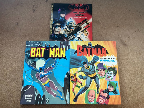 Batman annuals books - 3, annuals/books
