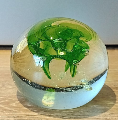 Vintage 1975 paperweight - vintage,