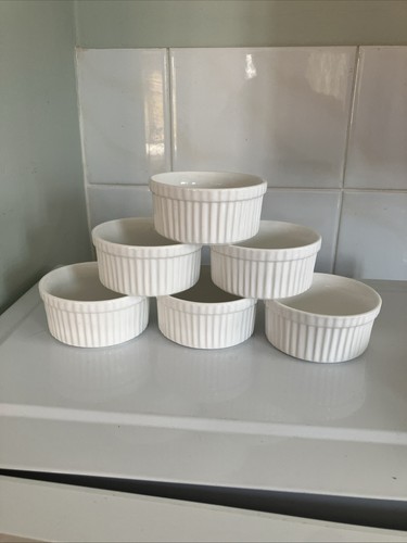 Set six white ramekins - of,