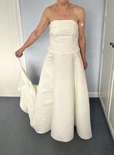 Ivory Strapless Wedding Dress
