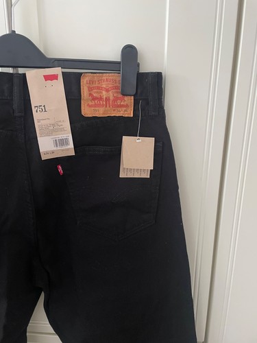 Bnwt levis black straight - bnwt,