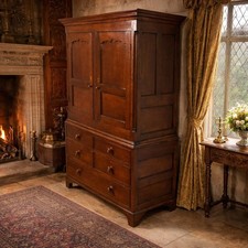 A GOOD QUALITY ANTIQUE OAK