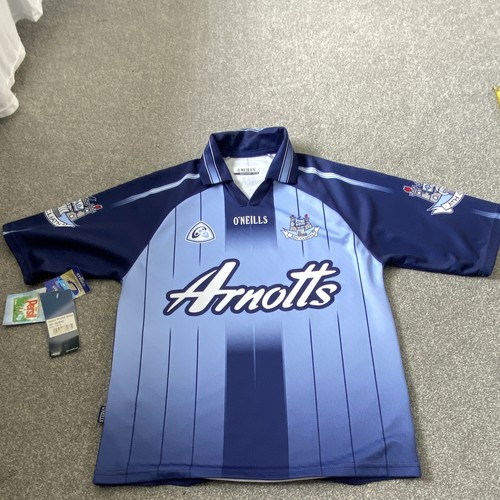 Bnwt neills dublin gaa - o'neills,