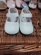 New White Faux Leather Baby Girl Shoes 3-6m