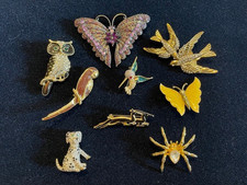 JOB LOT BROOCHES